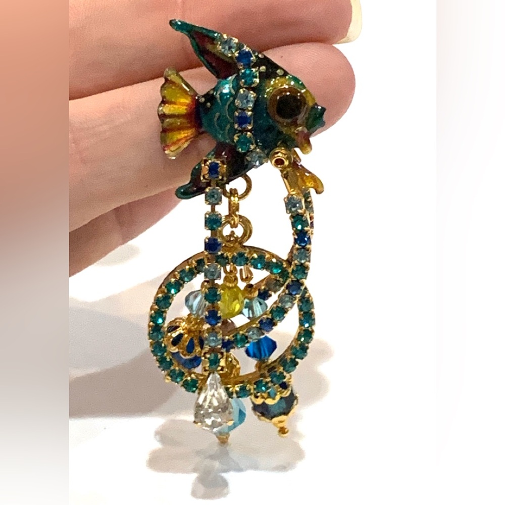 New Lunch at the Ritz priced earrings fish beach turquoise, gold rhinestones